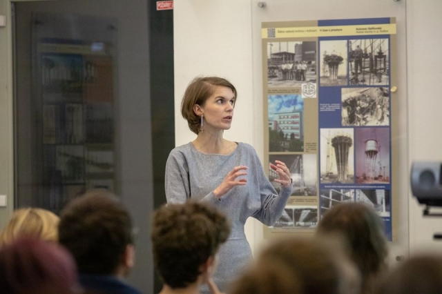 Alexandra Pastoreková during a lecture