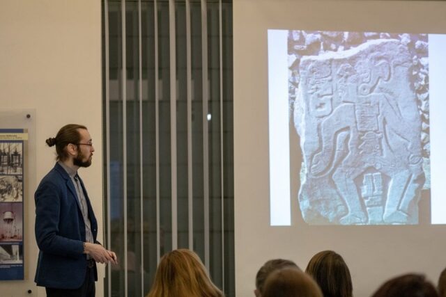 Jakub Špoták: Secrets of Maya hieroglyphic writing — photograph 6