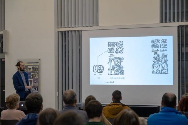 Jakub Špoták: Secrets of Maya hieroglyphic writing — photograph 11